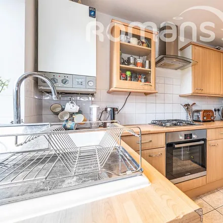 Image 3 - 24 August End, Reading, RG30 2JP, United Kingdom - Townhouse for rent