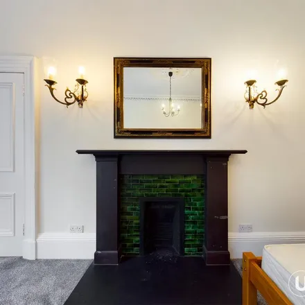 Image 5 - 34 Gillespie Crescent, City of Edinburgh, EH10 4HT, United Kingdom - Apartment for rent