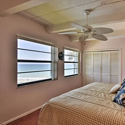 Rent this 2 bed condo on Vero Beach