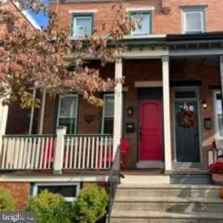 Rent this 3 bed townhouse on 52 Lincoln Avenue in Collingswood, NJ 08108