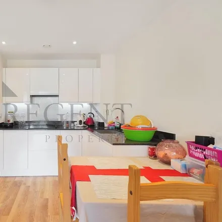 Image 4 - George View House, 36 Knaresborough Drive, London, SW18 4GT, United Kingdom - Apartment for rent