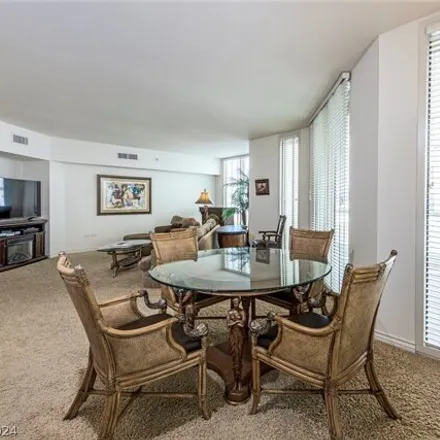 Image 2 - Turnberry Place Tower I, Elvis Presley Boulevard, Winchester, NV 89169, USA - Condo for rent