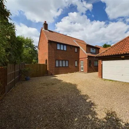 Image 3 - 8 High Green, Aslacton, NR15 2HN, United Kingdom - House for sale