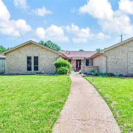 Buy this 3 bed house on 699 Robindale Drive in Bedford, TX 76022
