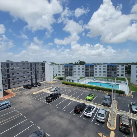 Buy this 3 bed condo on 14180 Southwest 84th Street in Kendall Lakes, Miami-Dade County