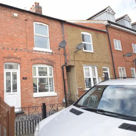Rent this 2 bed townhouse on Queen Street in Desborough, NN14 2RE