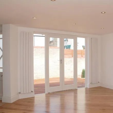 Rent this 3 bed house on Falkland Road in London, N8 0NH