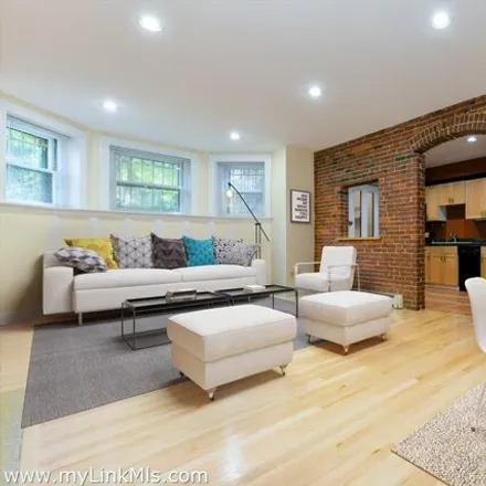 Image 3 - 29 Marlborough Street, Boston, MA 02116, USA - Condo for sale