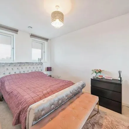Image 7 - 20 Moorhen Drive, The Hyde, London, NW9 7FF, United Kingdom - Apartment for sale
