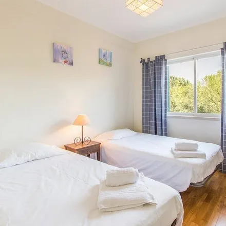 Rent this 2 bed apartment on Aroeira (Av Belverde 1) in Avenida do Mar, 2820-567 Almada