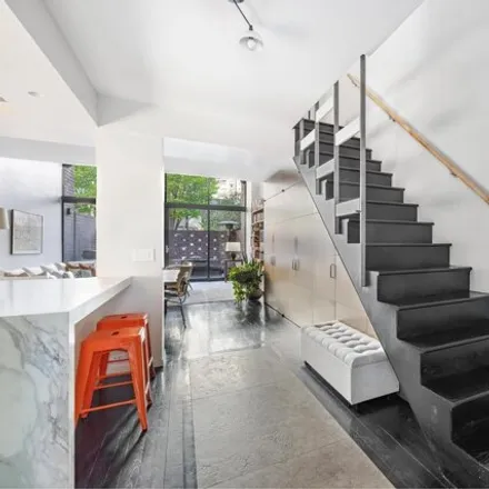 Image 7 - Astor Terrace, 2nd Avenue, New York, NY 10035, USA - Townhouse for sale