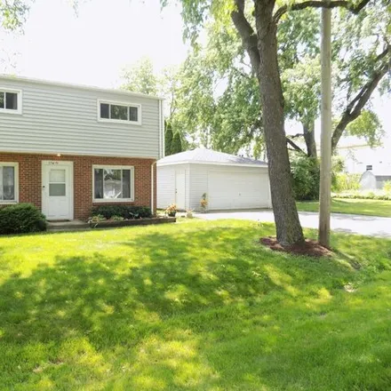 Buy this 4 bed house on Child Street in Winfield, IL 60190