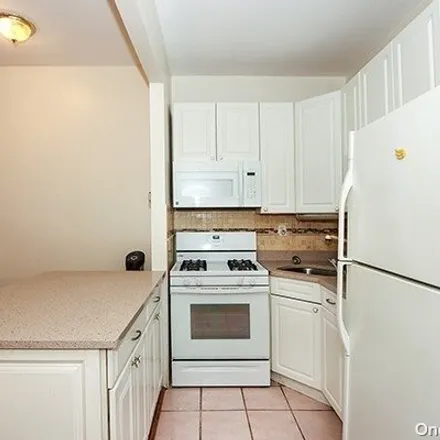 Image 7 - 1832 George Street, New York, NY 11385, USA - Apartment for sale