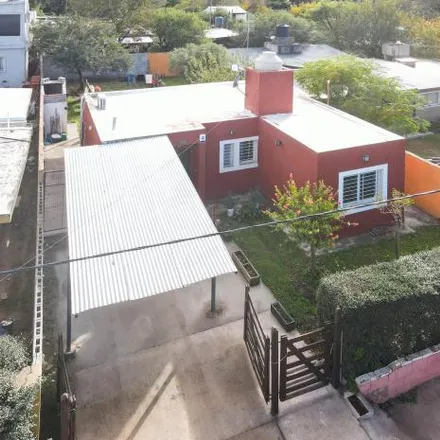 Buy this 2 bed house on riesgo de inerfaz bajo in Derqui, Departamento Colón