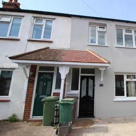 Rent this 3 bed house on 125 Washington Road in London, KT4 8BH