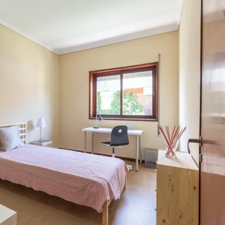 Rent this 4 bed room on Rua de Damão in 4465-092 Matosinhos, Portugal