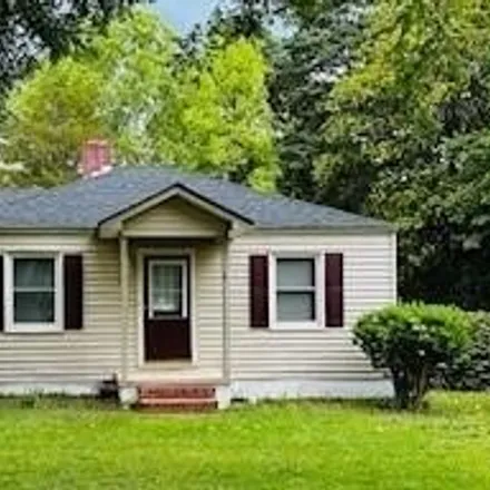 Rent this 2 bed house on 1008 Wilder Avenue in Aberdeen, Moore County