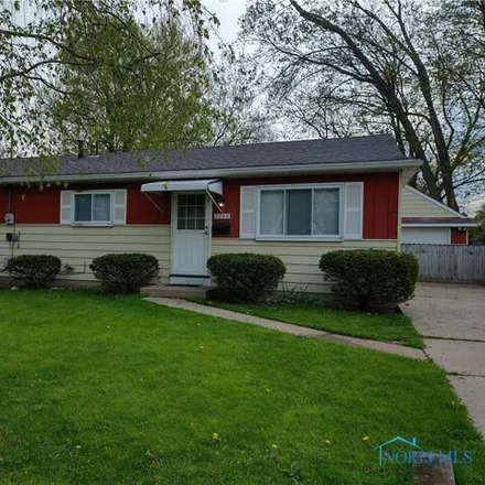 Buy this 3 bed house on 2201 Fitkin Street in Mellwood, Toledo