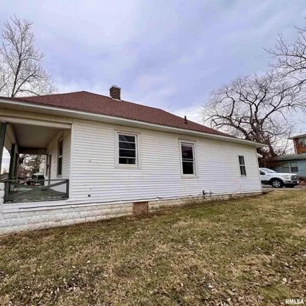 Image 2 - 301 West Cherry Street, Carbondale, IL 62901, USA - House for sale