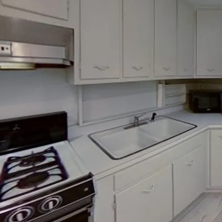 Rent this 1 bed apartment on #l,545 West Belden Avenue in Lincoln Park, Chicago