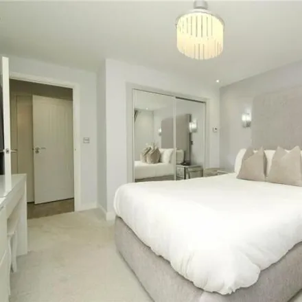 Image 6 - Castle Hill Drive, Swanscombe, DA10 1EL, United Kingdom - Apartment for rent