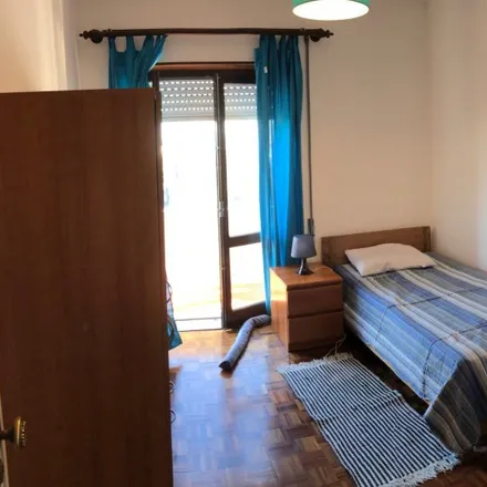 Rent this 5 bed room on Rua António Jardim 123 in 3000-038 Coimbra, Portugal
