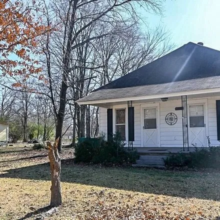 Buy this 2 bed house on 314 East F Street in Russellville, AR 72801