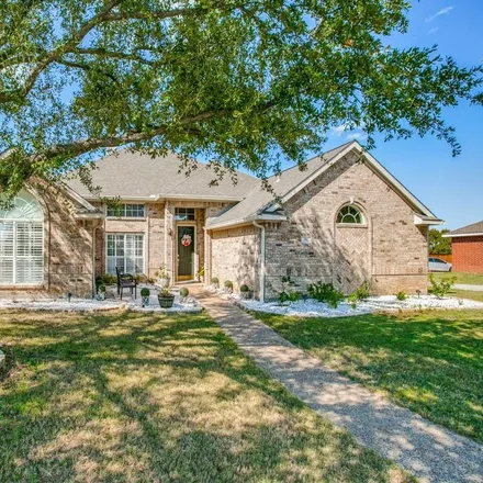 Image 2 - 392 Crestview Point Drive, Lewisville, TX 75067, USA - House for sale