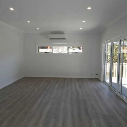 Image 9 - Heaslip Street, Coniston NSW 2500, Australia - Townhouse for rent