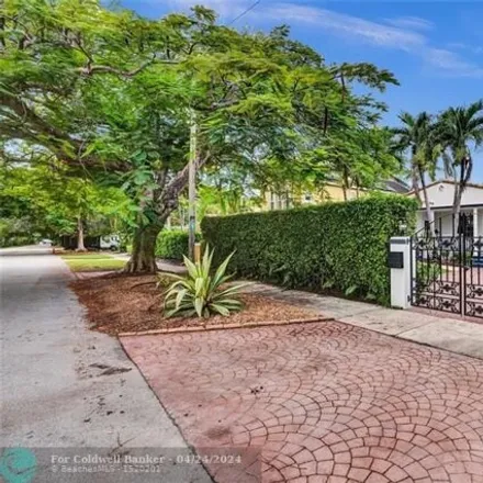 Buy this 2 bed house on 617 North Victoria Park Road in Sunrise Key, Fort Lauderdale