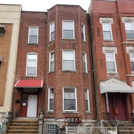 Rent this 2 bed house on 2829 South Wells Street in Chicago, IL 60616