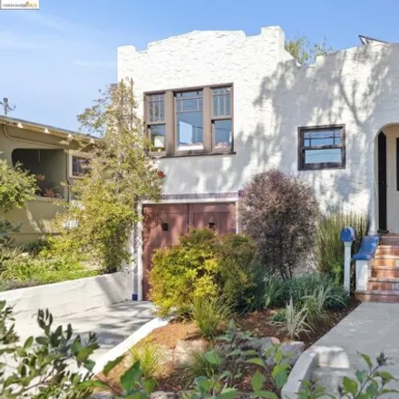 Image 1 - 2117 Spaulding Avenue, Berkeley, CA 94702, USA - House for sale