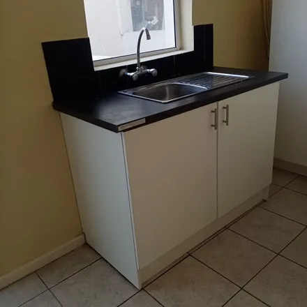 Image 4 - 61 Russell Road, Central, Gqeberha, 6006, South Africa - Apartment for rent