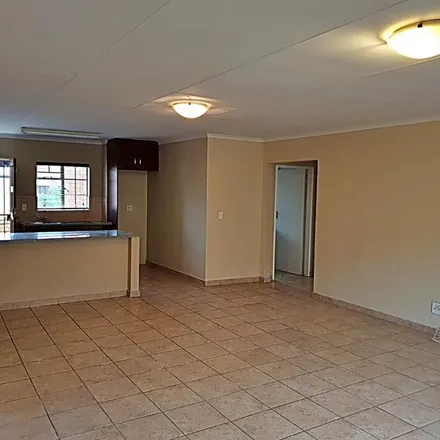 Image 7 - Apiesdoring Street, Sundowner, Randburg, 2169, South Africa - Apartment for rent