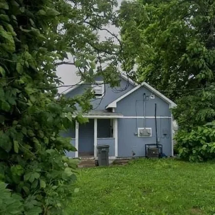 Rent this 3 bed house on 906 West 25th Street in Indianapolis, IN 46208