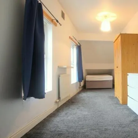 Rent this 5 bed apartment on Slip's Deli in 121a Cardigan Road, Leeds