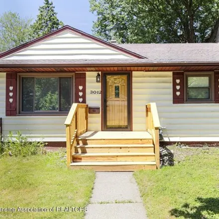 Buy this 2 bed house on South Washington Avenue in Lansing, MI 48910