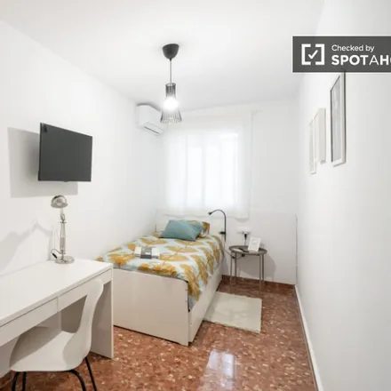 Rent this 5 bed room on Calle del Progreso in 8, 46100 Burjassot