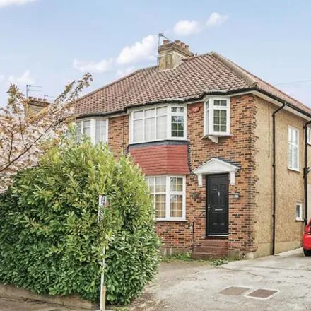 Buy this 3 bed duplex on Farm Road in The Hale, London