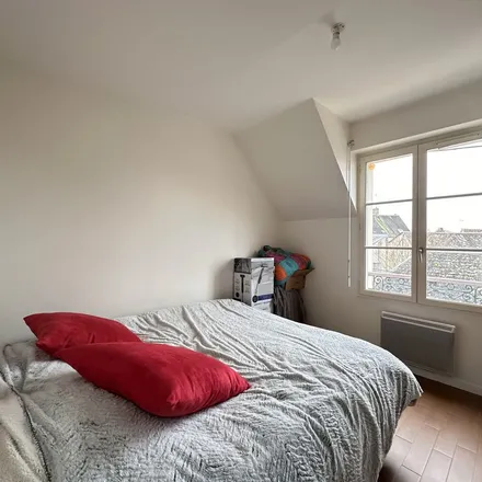 Rent this 2 bed apartment on Rue de Lattre de Tassigny in 45110 Châteauneuf-sur-Loire, France