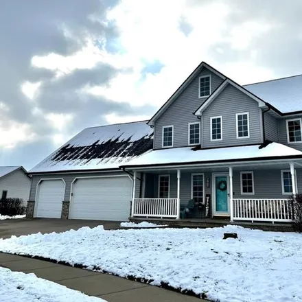 Buy this 4 bed house on 2829 Meadowview Street in Kaukauna, WI 54130