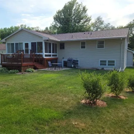 Image 2 - 435 7th Avenue Southwest, Wells, Faribault County, MN 56097, USA - House for sale