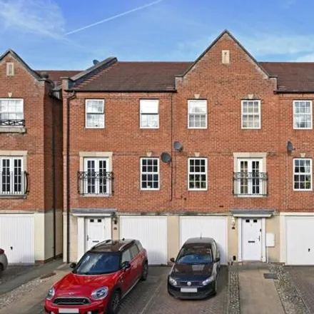 Rent this 4 bed house on Regent Mews in York, YO26 5TD