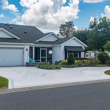 Buy this 3 bed house on 1257 Oak Forest Drive in The Villages, FL 32162