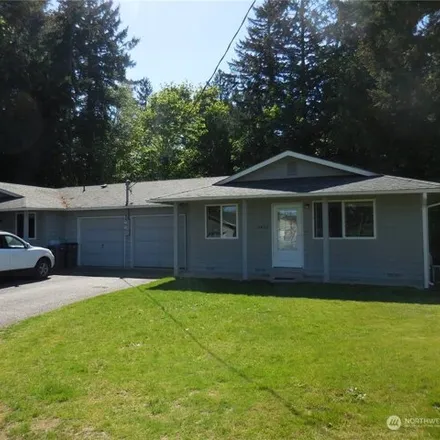 Buy this studio house on 8001 Martin Avenue Northwest in Silverdale, WA 98383