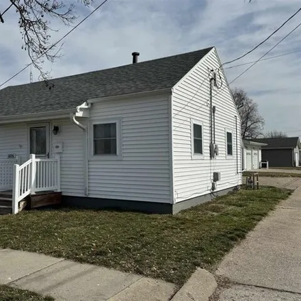 Buy this 2 bed house on 638 23rd Street in Fort Madison, IA 52627