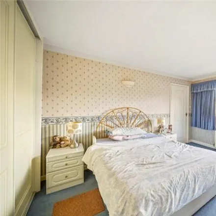 Image 6 - Plompton Grove, Harrogate, HG2 7DP, United Kingdom - House for sale