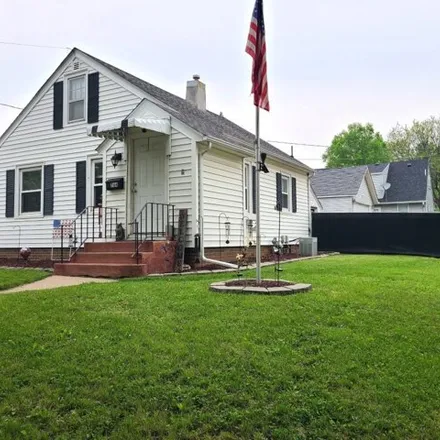 Buy this 3 bed house on 71 South Jackson Avenue in Mason City, IA 50401