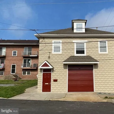 Image 1 - 301 Vine Street, Bridgeport, Montgomery County, PA 19405, USA - House for rent