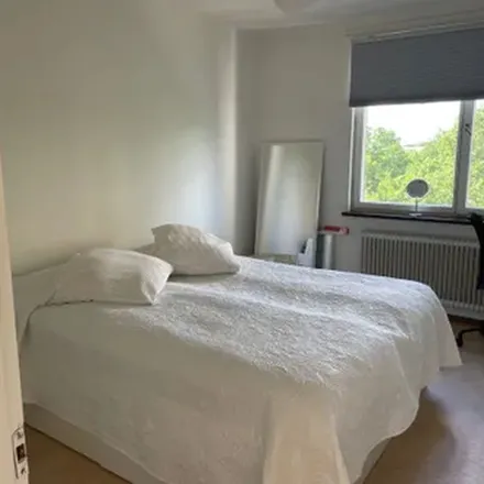 Rent this 1 bed apartment on Farsta grundskola in Farstavägen, 123 46 Stockholm